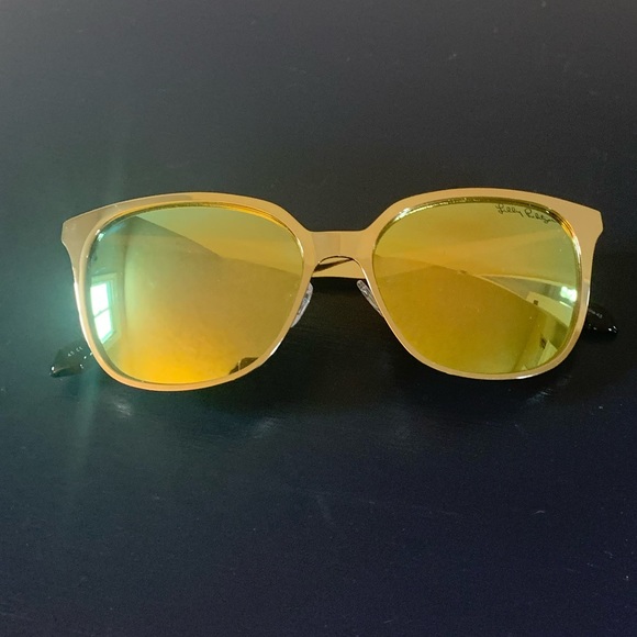 Lilly Pulitzer Landon Sunglasses - Picture 3 of 3
